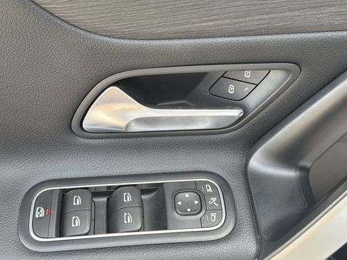 Used 2020 Mercedes-Benz CLA 250 image 23