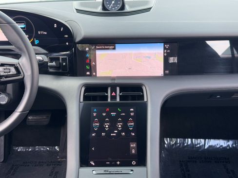 Used 2020 Porsche Taycan 4S w/ Premium Package image 26