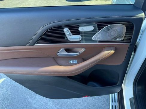 Used 2024 Mercedes-Benz GLS 450 4MATIC image 41