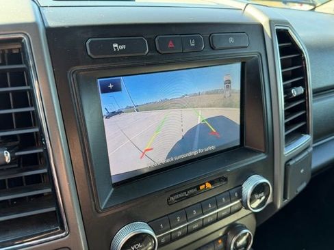 Used 2021 Ford Expedition XLT image 18