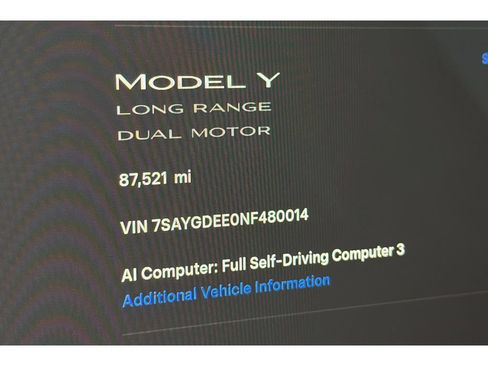 Used 2022 Tesla Model Y Long Range AWD/4WD image 30