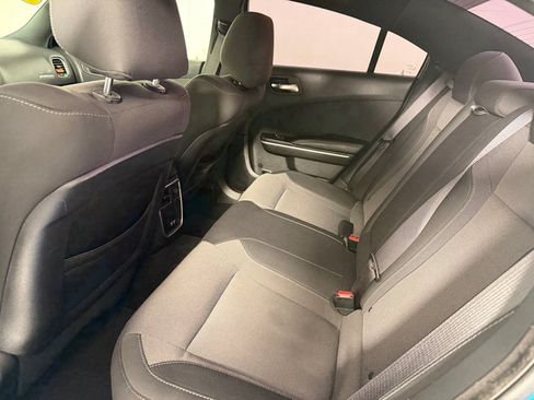 Used 2019 Dodge Charger SXT RWD image 19