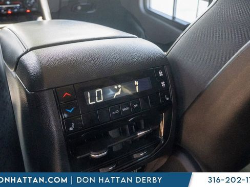 Used 2023 Jeep Grand Cherokee L Limited AWD/4WD image 22