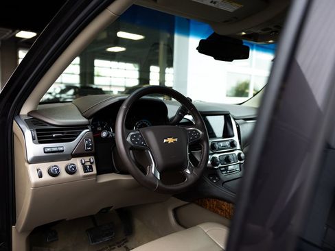 Used 2017 Chevrolet Tahoe Premier AWD/4WD image 14