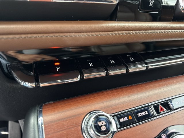 Used 2023 Lincoln Aviator Reserve RWD image 20