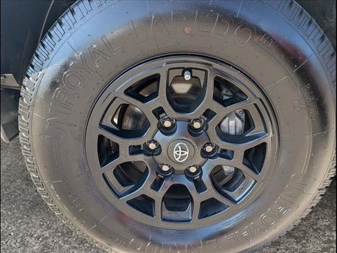 Used 2022 Toyota Tacoma SR5 image 20