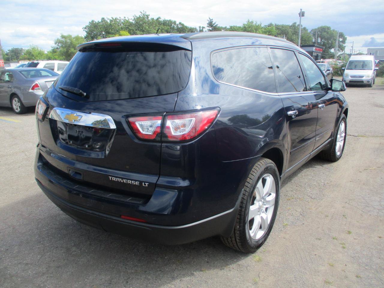 Used 2016 Chevrolet Traverse LT FWD image 5