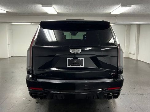 New 2026 Cadillac Escalade ESV V w/ LPO, ONYX Package AWD/4WD image 4