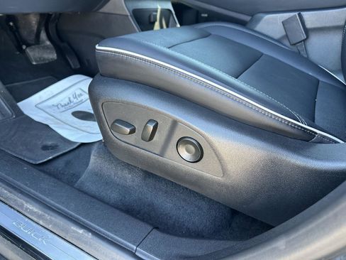 Used 2025 Buick Enclave Preferred image 19