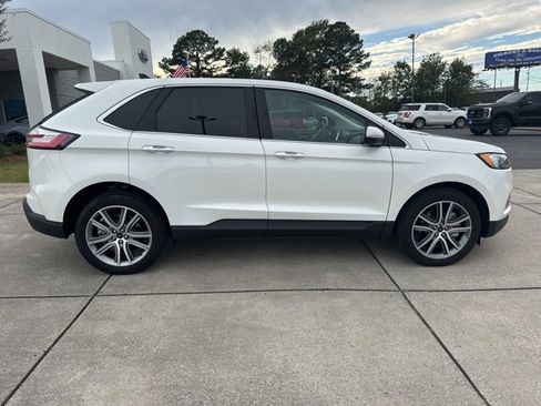 Used 2024 Ford Edge Titanium image 8