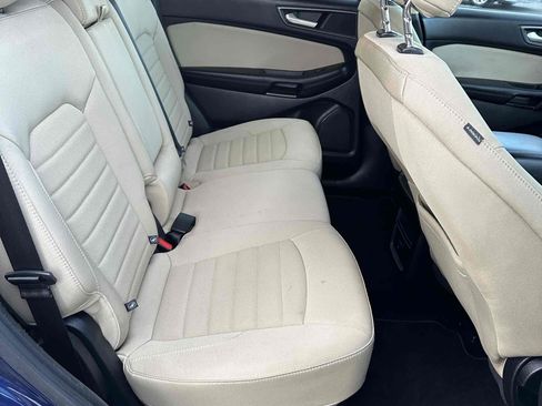 Used 2016 Ford Edge SE image 15
