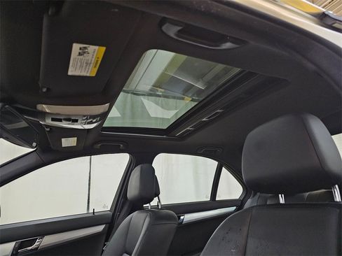 Used 2009 Mercedes-Benz C 300 Sedan image 23