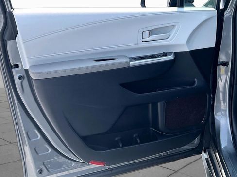 Used 2026 Toyota Sienna LE FWD image 21