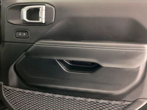 Used 2023 Jeep Wrangler Unlimited Sahara image 22