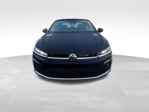 Used 2025 Volkswagen Jetta SE image 8