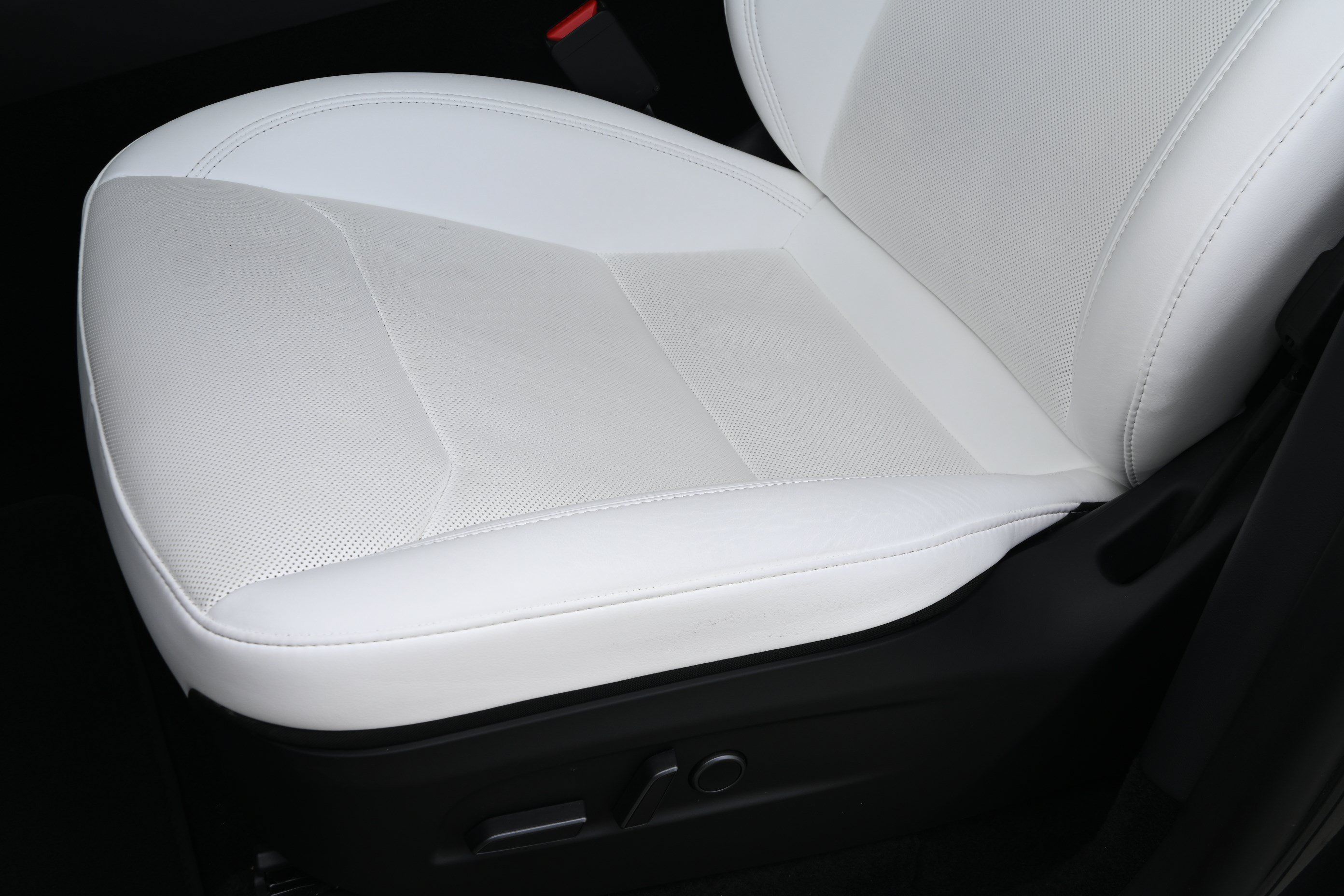 Used 2026 Tesla Model Y Long Range RWD image 22