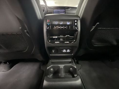 Used 2025 Jeep Grand Cherokee L Limited w/ Black Appearance Package image 22