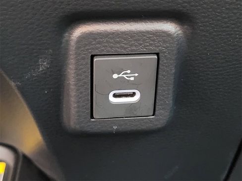 Used 2025 Toyota Corolla Hatchback image 13