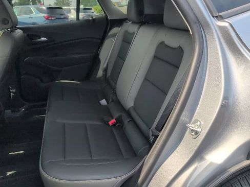 Used 2025 Chevrolet Trax ACTIV w/ Driver Confidence Package FWD image 33