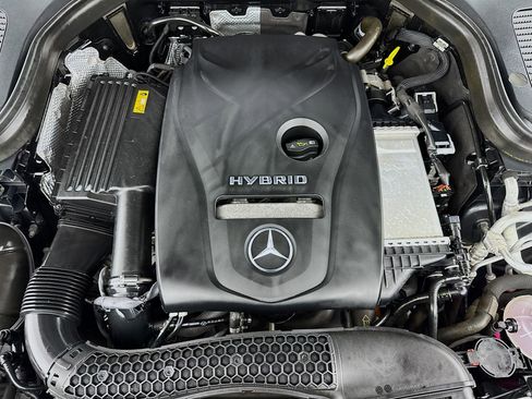 Used 2019 Mercedes-Benz GLC 350e 4MATIC w/ Driver Assistance Package image 37