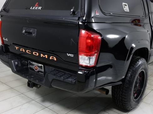 Used 2017 Toyota Tacoma SR image 37