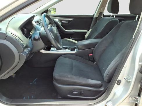 Used 2014 Nissan Altima 2.5 S w/ Display Audio Package FWD image 4