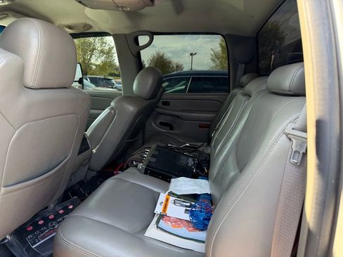 Used 2004 Chevrolet Silverado 2500 LT w/ Heavy-Duty Power Package image 18