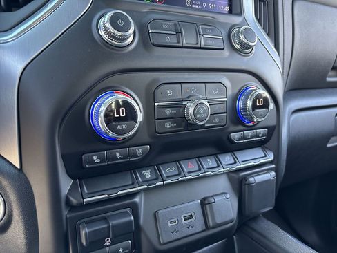 Used 2022 GMC Sierra 2500 SLT w/ SLT Convenience Package image 21