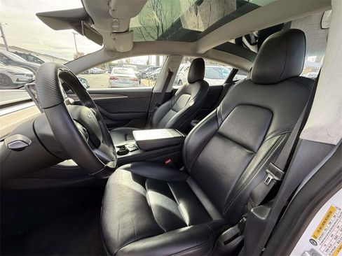 Used 2022 Tesla Model 3 image 13