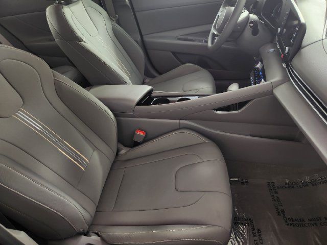 Certified 2025 Hyundai Elantra Hybrid FWD image 14