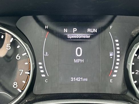 Used 2021 Jeep Compass Latitude FWD image 14