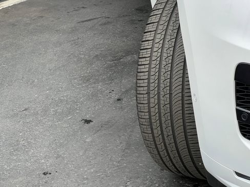 New 2025 Land Rover Range Rover Sport Dynamic SE image 3