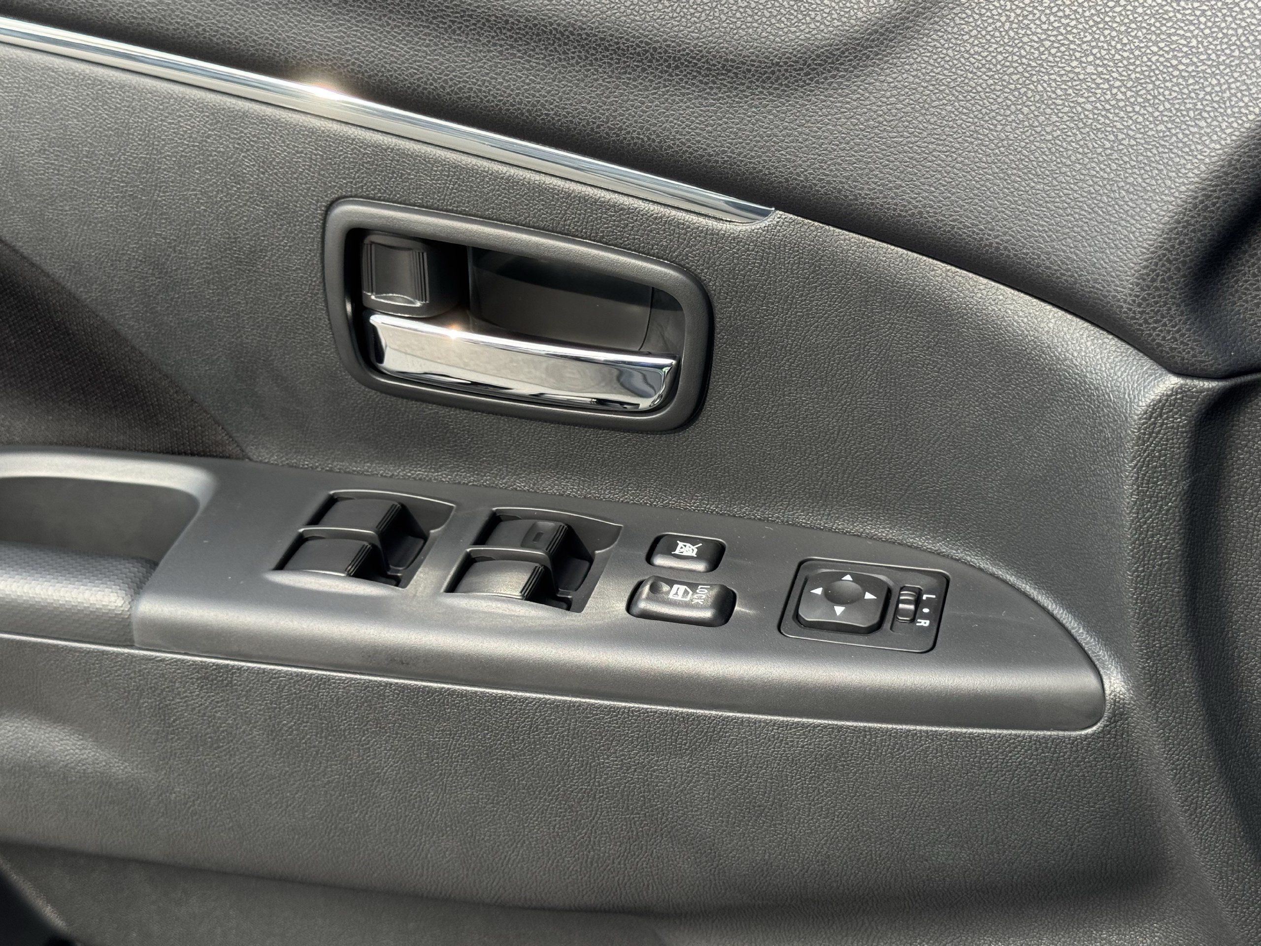 New 2027 Mitsubishi Outlander Sport FWD image 17