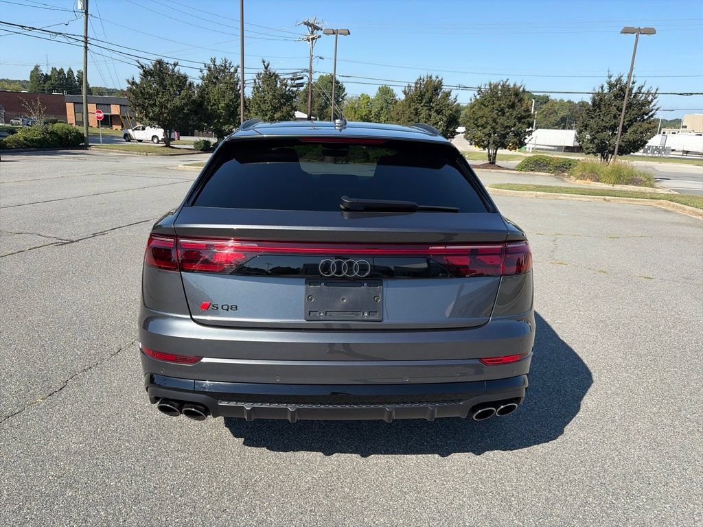 Used 2024 Audi SQ8 Prestige AWD/4WD image 3