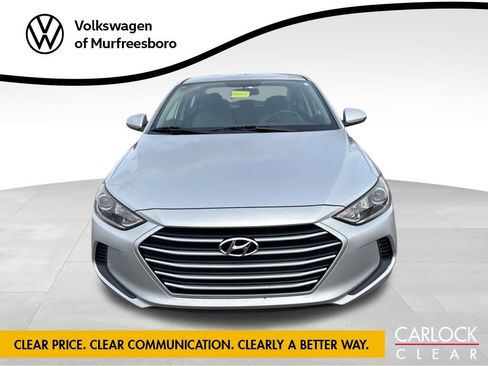 Used 2017 Hyundai Elantra SE image 3