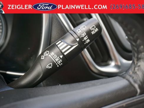 Used 2020 Chevrolet Equinox LT FWD image 26