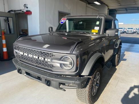 Used 2022 Ford Bronco Badlands AWD/4WD image 2
