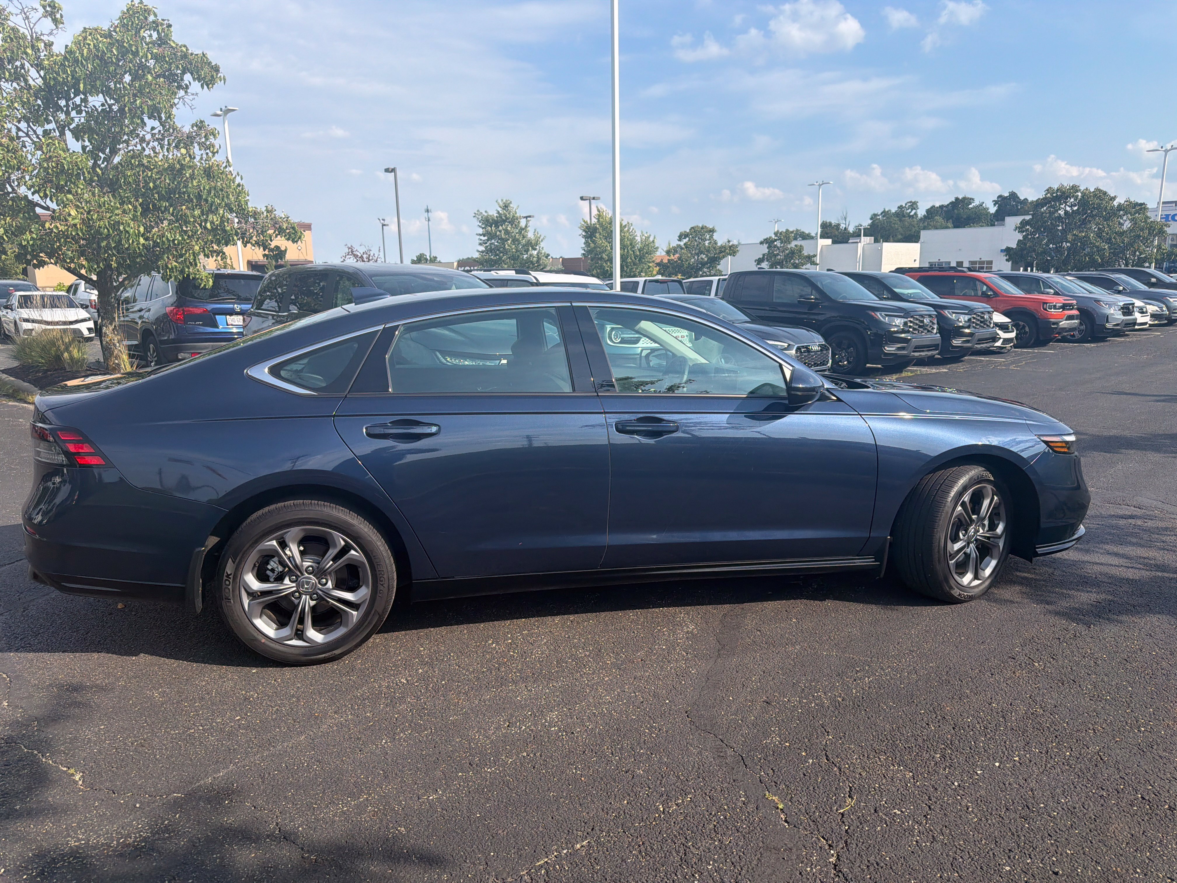 Used 2025 Honda Accord EX-L image 16