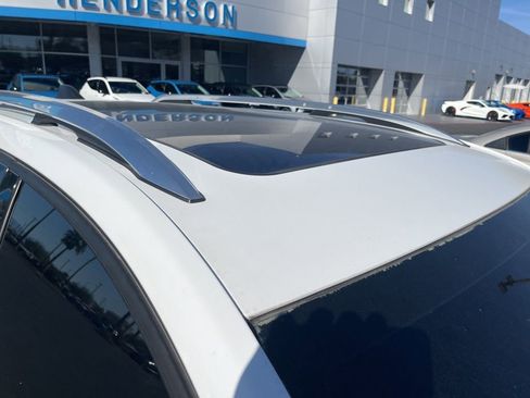 Used 2019 Chevrolet Equinox LT w/ Sun & Navigation Package image 14