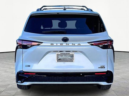 Used 2023 Toyota Sienna XSE image 5