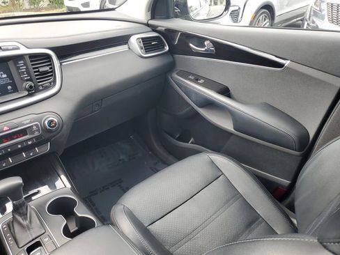 Used 2019 Kia Sorento EX image 18