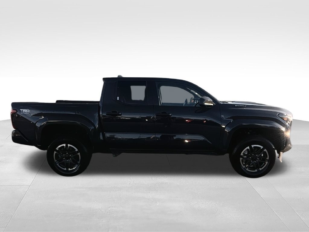 Used 2025 Toyota Tacoma TRD Sport AWD/4WD image 9