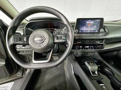 Used 2024 Nissan Rogue SV AWD/4WD image 10