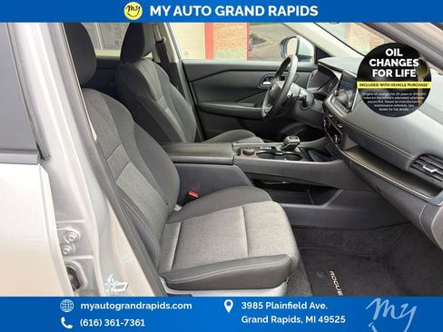 Used 2025 Nissan Rogue SV AWD/4WD image 22