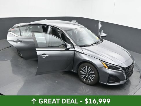 Used 2023 Nissan Altima 2.5 SV image 59