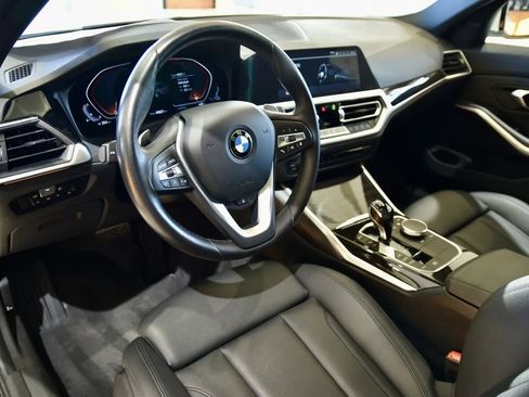 Used 2019 BMW 330i xDrive Sedan w/ Convenience Package image 11
