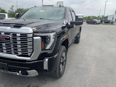 Used 2024 GMC Sierra 3500 Denali w/ Denali Reserve Package AWD/4WD image 18