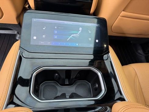 Used 2023 Jeep Grand Wagoneer Series III image 35