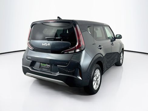 Used 2025 Kia Soul LX w/ LX Technology Package FWD image 9