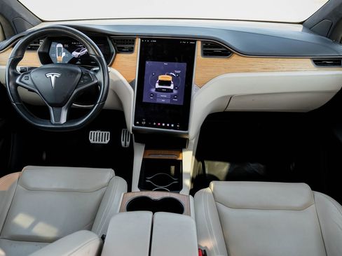 Used 2021 Tesla Model X Long Range image 16